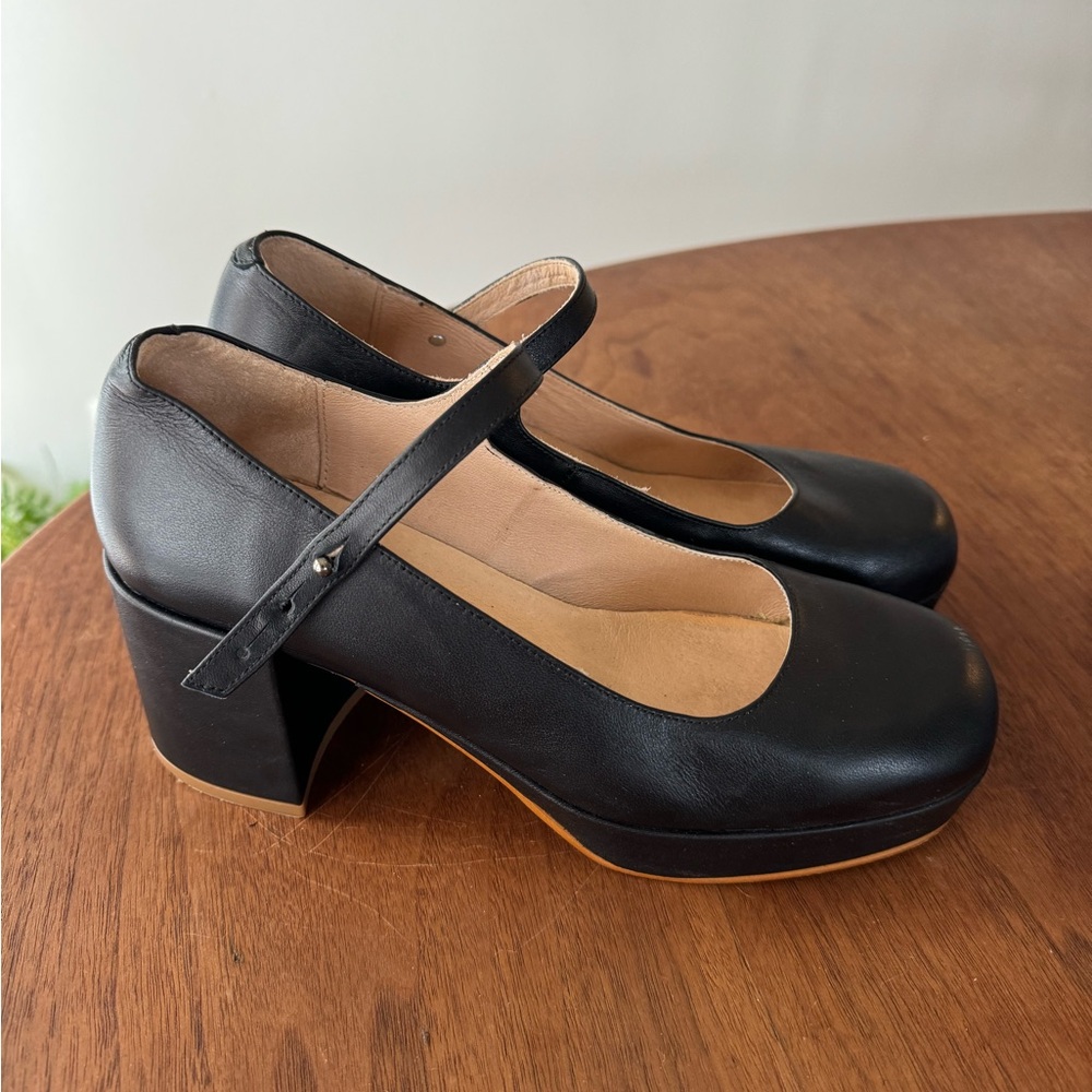 Intentionally Blank Mika Platform Mary Jane